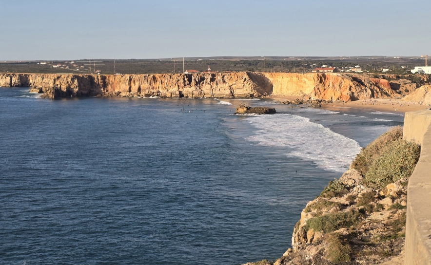 Praticante de parapente ferido com gravidade após queda em Sagres