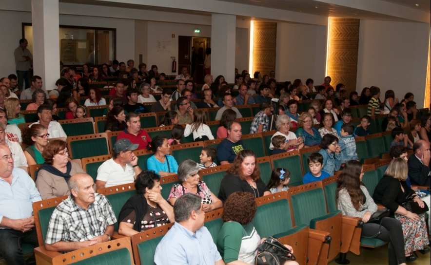 Grupo de Teatro do C.C.D. de Castro Marim estreia-se com casa cheia