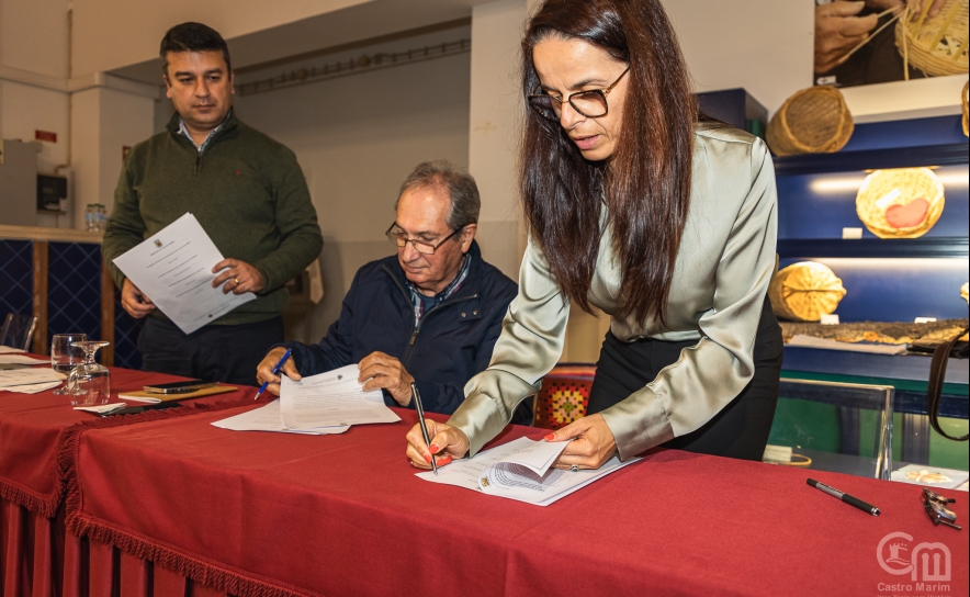 João Pereira, vereador da Câmara Municipal de Castro Marim; Vítor Palmilha, presidente da Federação de Caçadores do Algarve; e Filomena Sintra, vice-presidente da Câmara Municipal de Castro Marim 