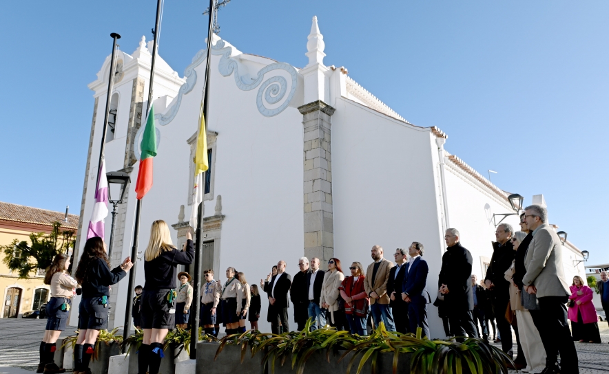 Hastear da Bandeira - Largo da Igreja de Boliqueime