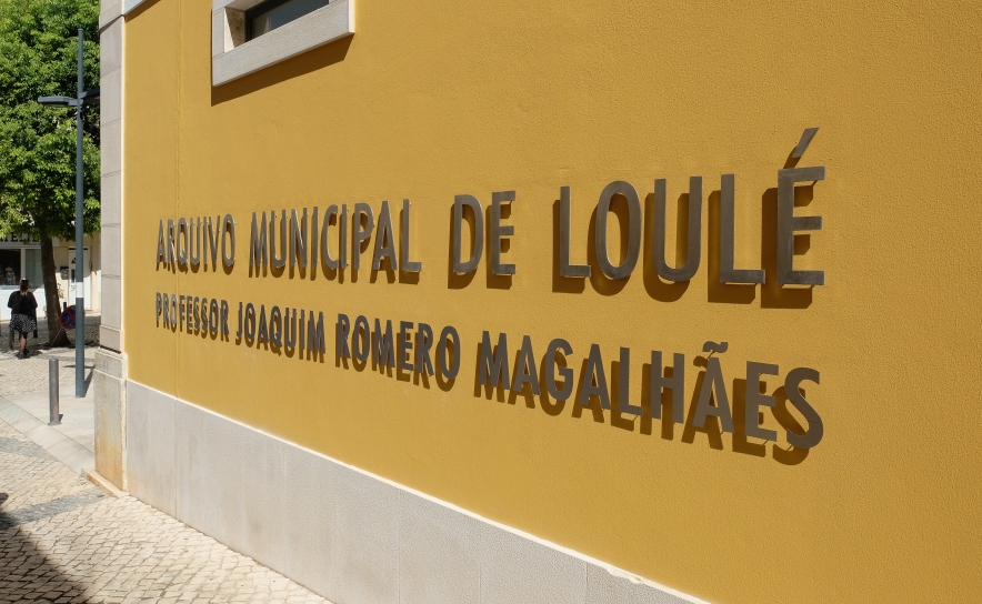 JOÃO PAULO MARTINS VAI AO ARQUIVO DE LOULÉ FALAR DE INDÚSTRIA DE MOBILIÁRIO