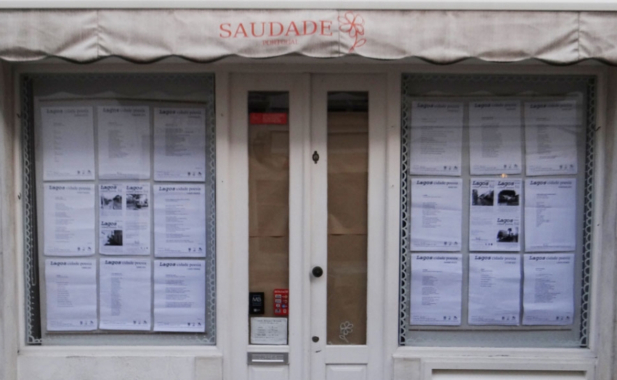 Loja de artesanato vira montra de poesia