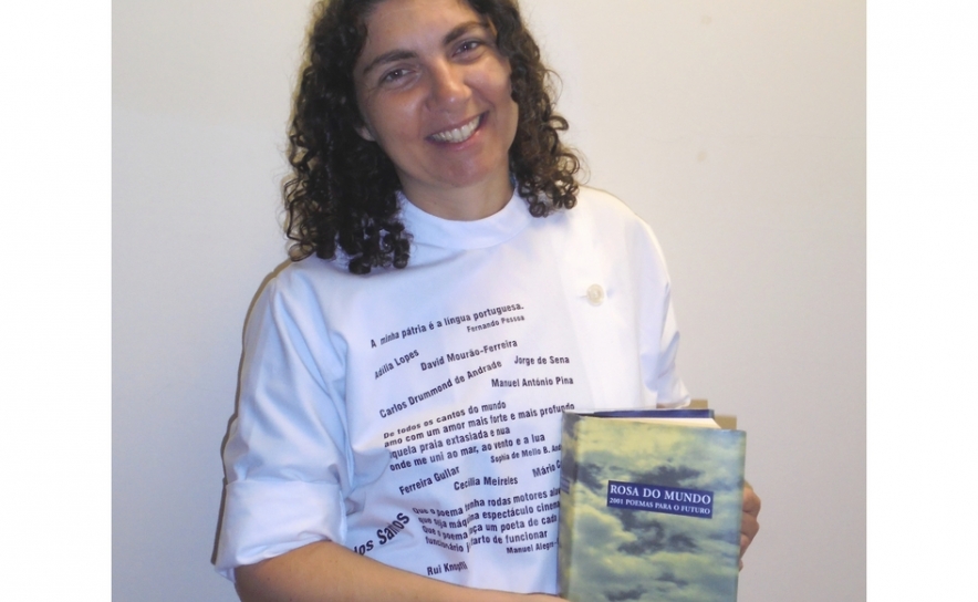 Biblioteca Municipal de Silves e Sector de Educação levam «Consultório De Poesia» a Armação de Pêra