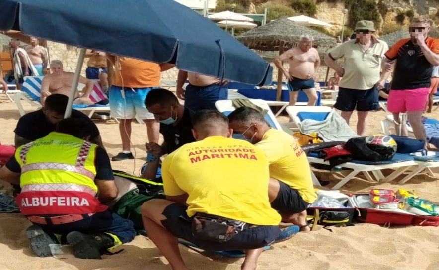 Auxiliado homem em paragem cardiorrespiratória na praia do Peneco em Albufeira