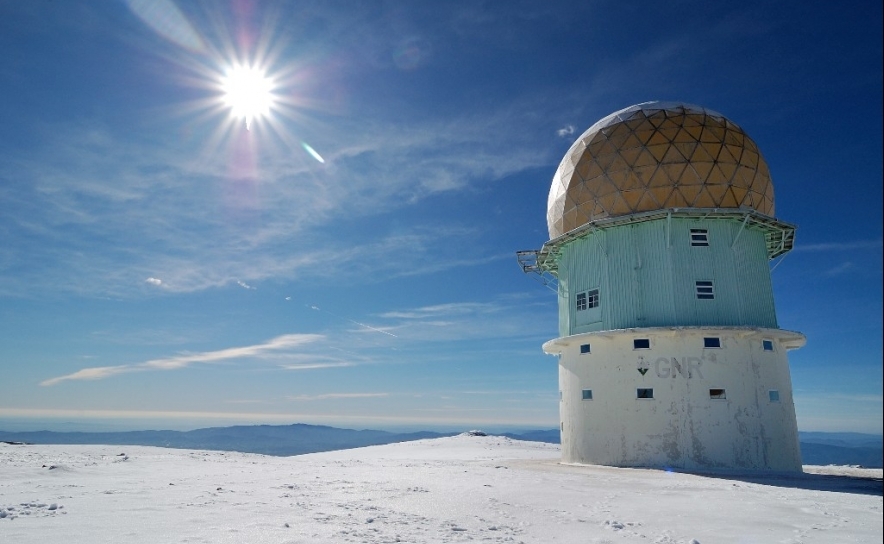 Estradas na Serra da Estrela encerradas devido à queda de neve