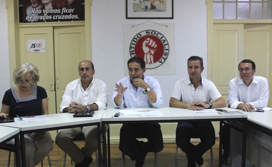 Esq: Maria Cabral, Fernando Anastácio, José Apolinário, António Eusébio, Luís Graça