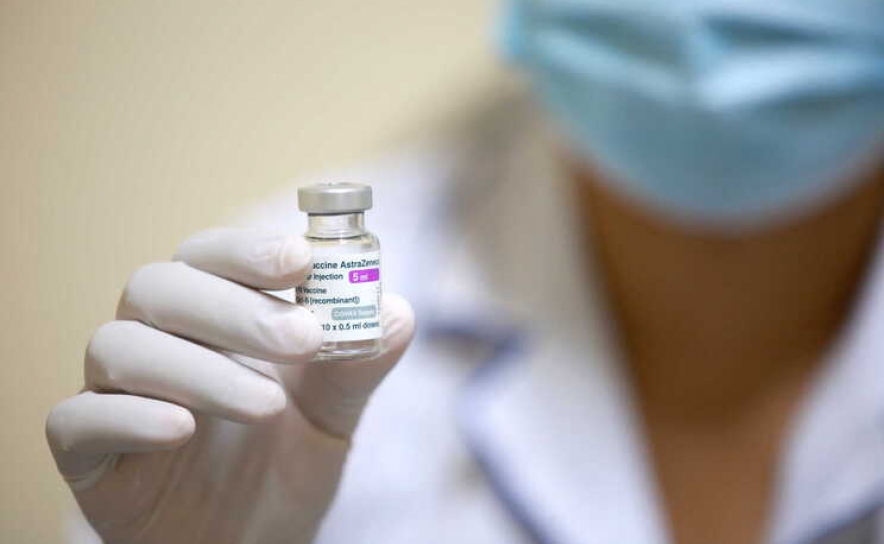Covid-19: Intervalo da segunda toma da vacina da Astrazeneca reduzido para 8 semanas