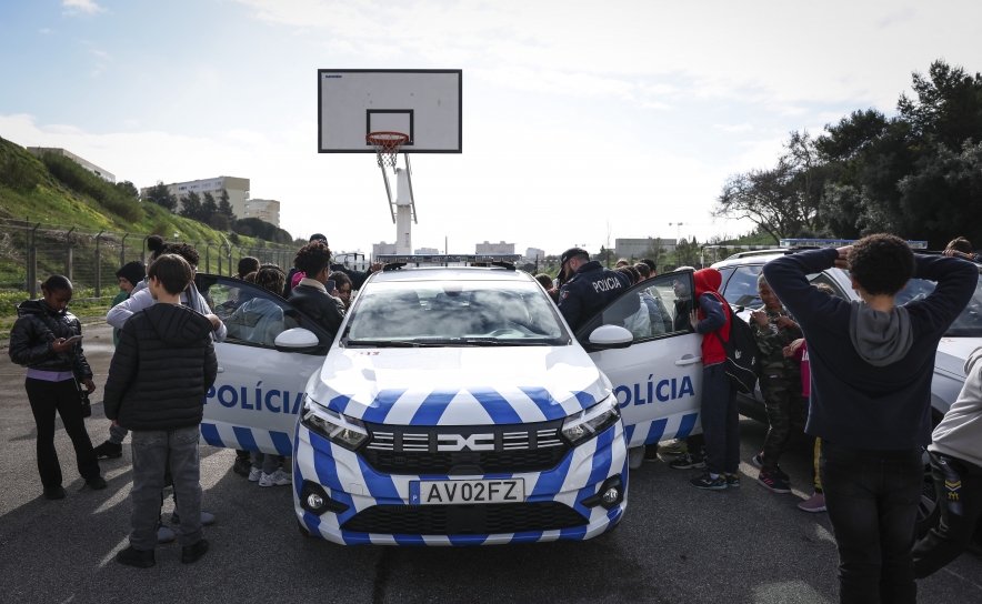 Nova operação da PSP nas escolas a partir de hoje contra a violência