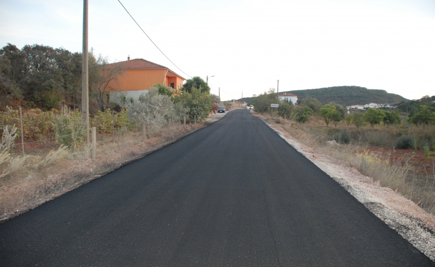 EMPREITADA PARA A REPAVIMENTAÇÃO DA ESTRADA DE VALE FUZEIROS – AMOROSA – CALÇADA 