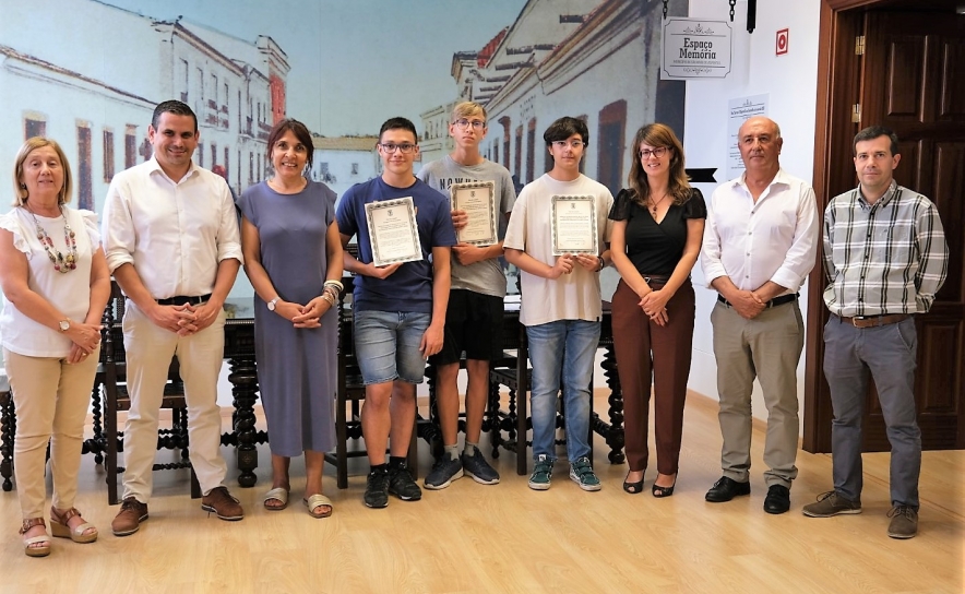 MUNICÍPIO DISTINGUE ALUNOS SÃO-BRASENSES FINALISTAS REGIONAIS NAS OLIMPÍADAS DE QUÍMICA