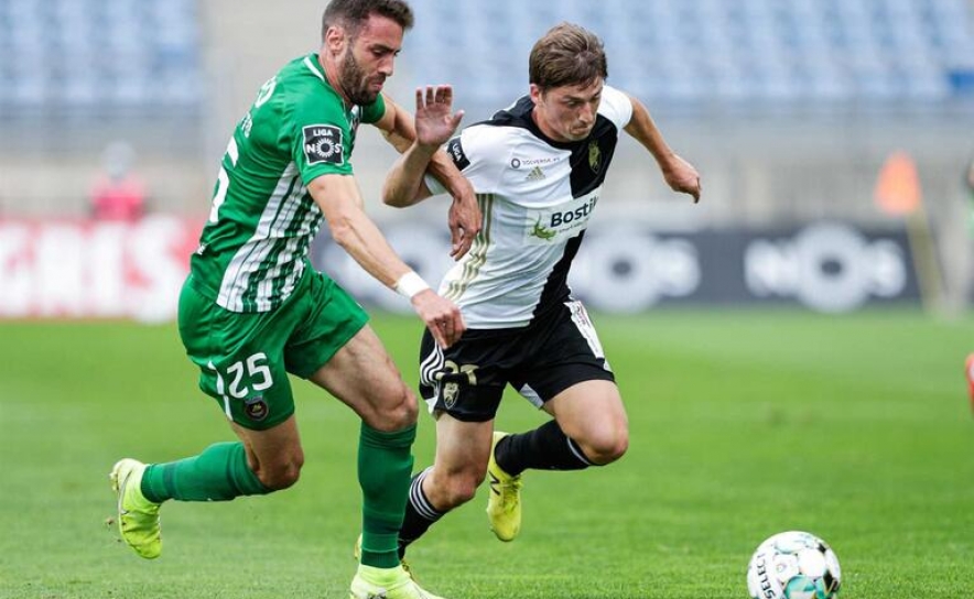 Farense vai aos Açores para ganhar o jogo «mais difícil» da época