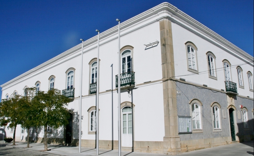 Município de São Brás de Alportel está a disponibilizar viseiras de proteção individual aos profissionais dos meios de comunicação social do distrito de Faro