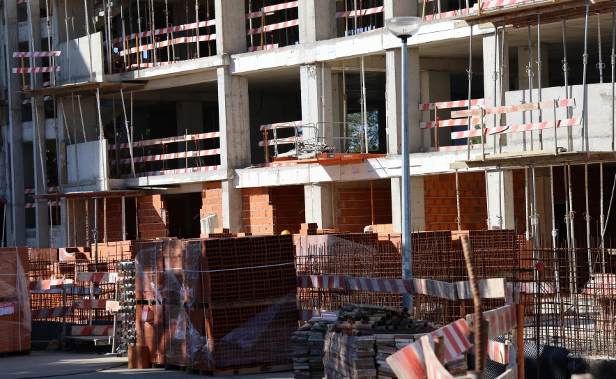 Casas mais caras? Falta de mão obra na construção agrava preços