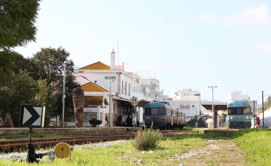 Votada por unanimidade proposta para solucionar problema do atravessamento da linha férrea em Olhão