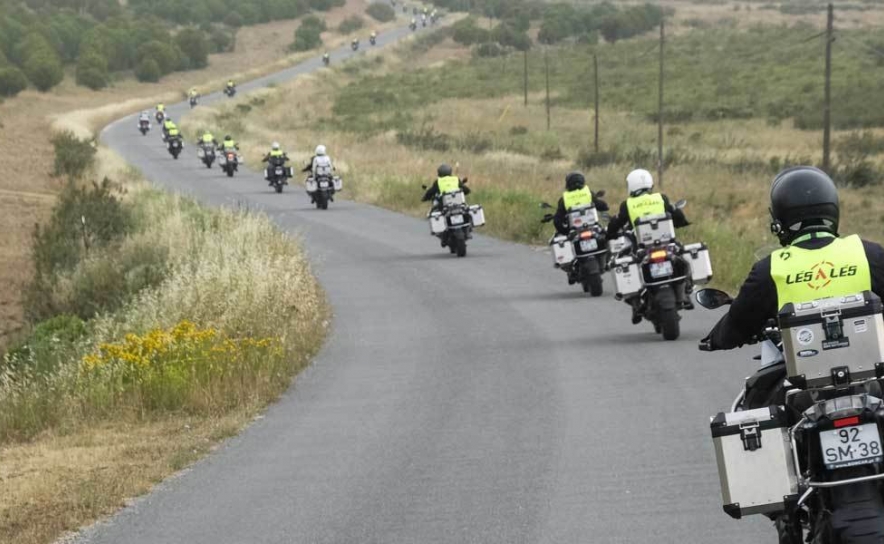 Lés-a-Lés coloca mais de duas mil motas a percorrer o país pela Nacional 2