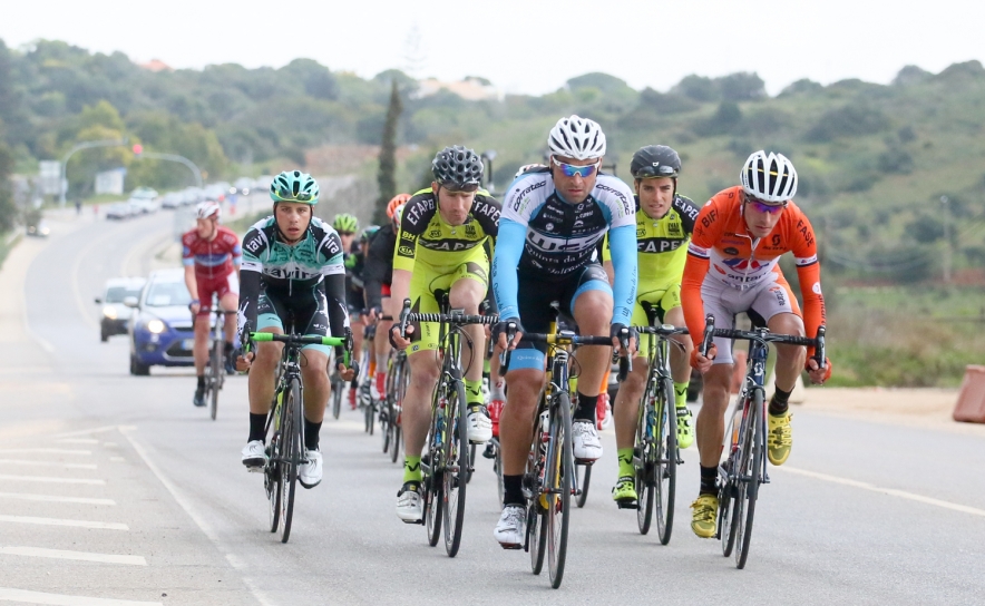 Samuel Caldeira sprinta para a liderança