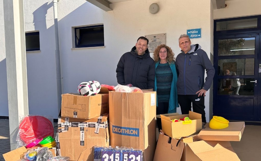 NO ÂMBITO DO PROJETO «TROFÉU ESPíRITO DESPORTIVO», O MUNICÍPIO DE SILVES ENTREGA MATERIAL DESPORTIVO ÀS ESCOLAS DO CONCELHO 