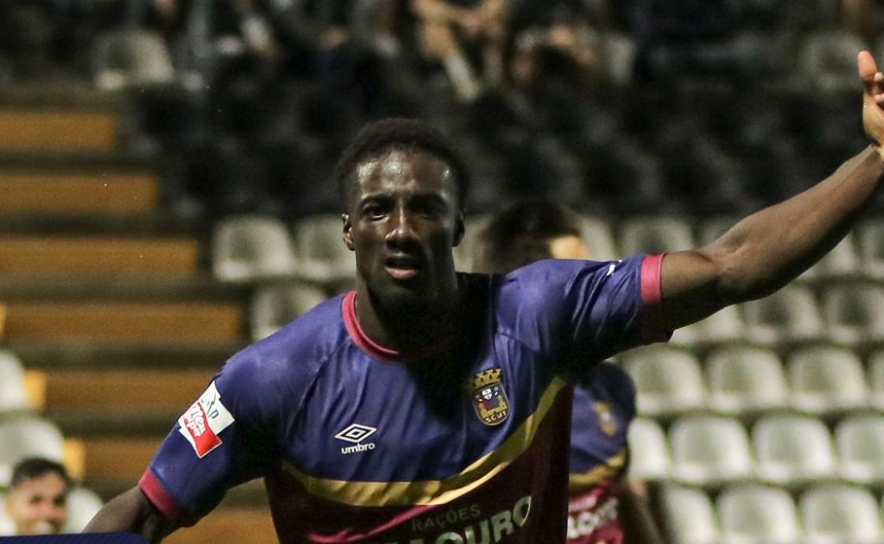 II Liga: Torreense vence Portimonense em inferioridade numérica e sobe a segundo II Liga: Torreense vence Portimonense em inferioridade numérica e sobe a segundo