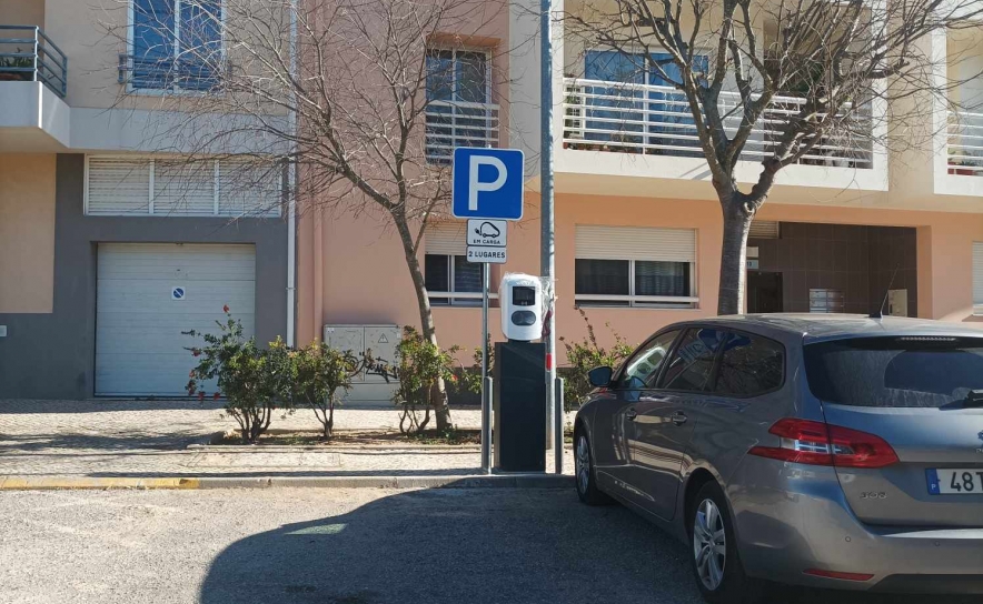 Postos carregamento veículos elétricos