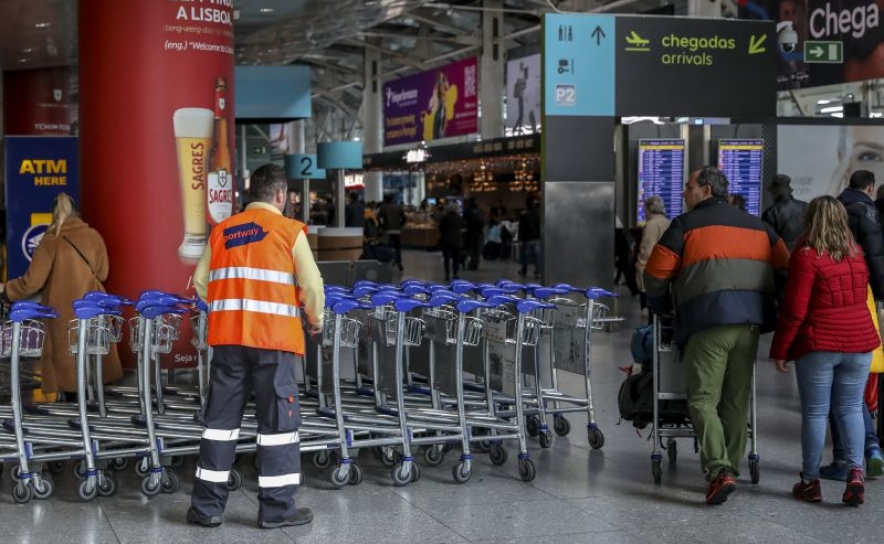 Aeroportos receberam 1,3 milhões de passageiros em maio, transporte aéreo cai 77% face a 2019