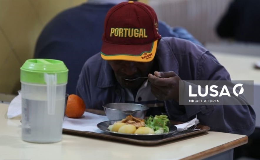 O risco de pobreza afeta17,2% dos portugueses, mas disparava sem apoios sociais
