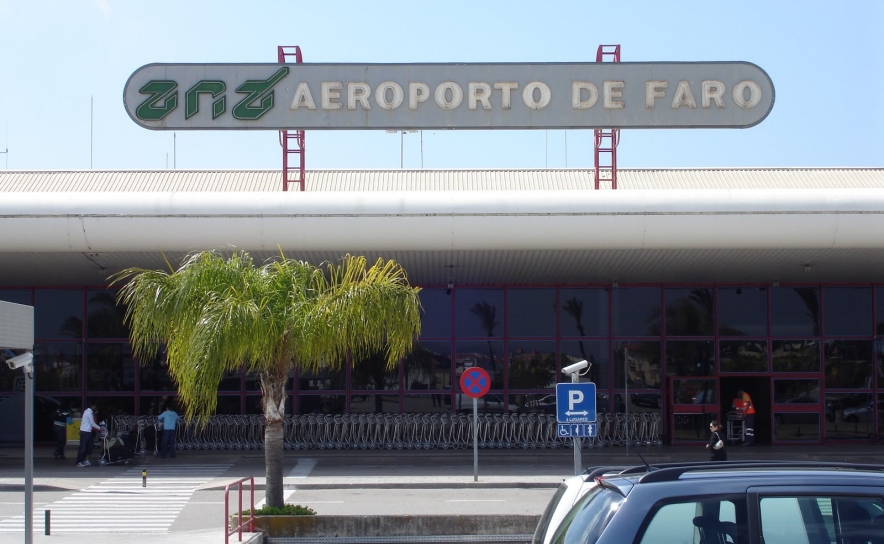 SEF detém três pessoas no aeroporto de Faro