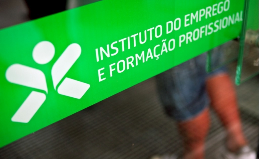 Número de desempregados inscritos nos centros de emprego recua 9,5% em julho