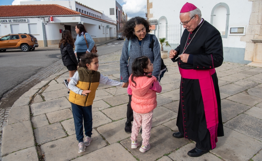 Bispo do Algarve em visita pastoral às paróquias de São Pedro de Faro e do Montenegro