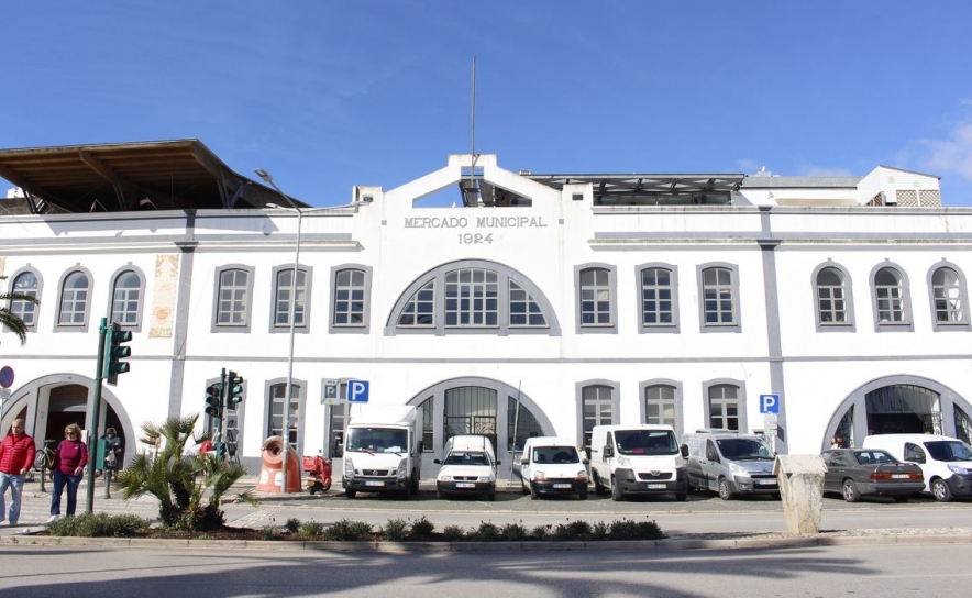 Mercado da Avenida alvo de trabalhos de conservação