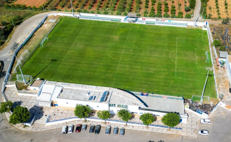 INVESTIMENTO NA ILUMINAÇÃO DO ESTÁDIO MUNICIPAL ARSÉNIO CATUNA VAI PERMITIR POUPAR 10 MIL EUROS ANUAIS