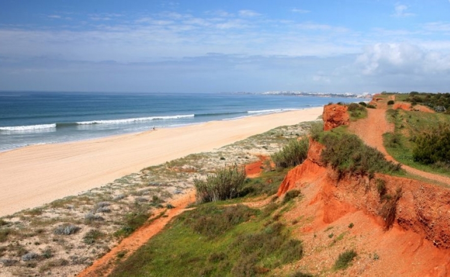 ALBUFEIRA ATINGE RECORDE DE BANDEIRAS AZUIS 