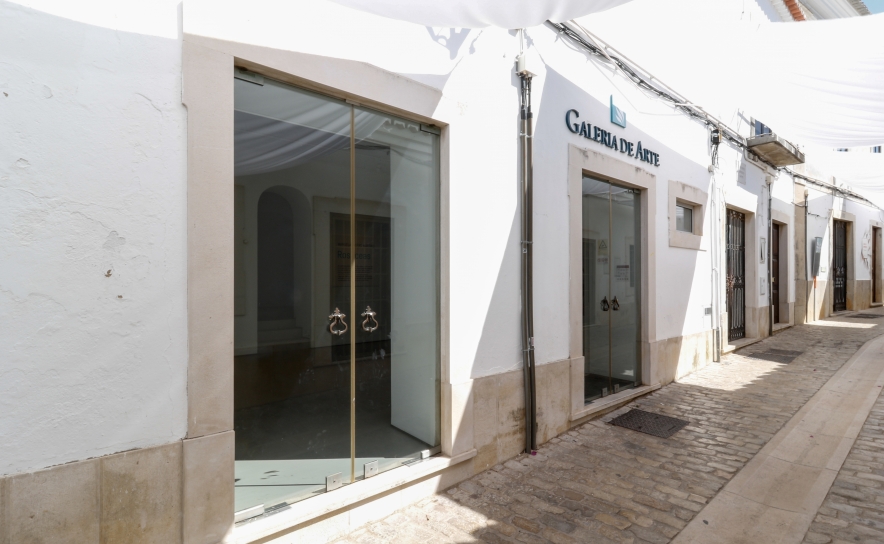 GALERIAS MUNICIPAIS DE LOULÉ APRESENTAM CATÁLOGOS DO PROGRAMA DE APOIO ÀS ARTES 2023 E 2024