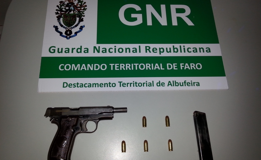 GNR detém homem com arma em Albufeira