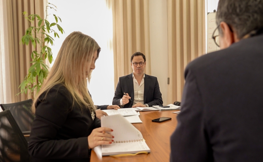 Primeiros 100 dias com trabalho no terreno e contas certas