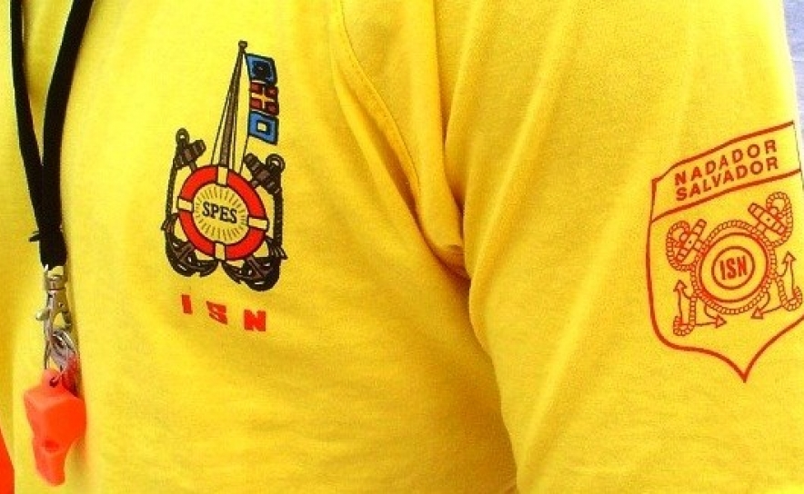 Trabalho precário dificulta recrutamento de nadadores-salvadores em Albufeira