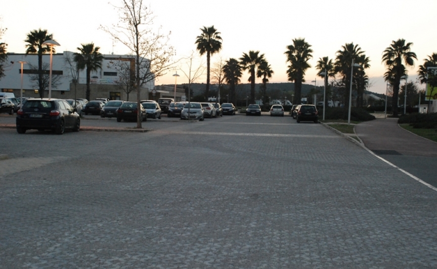 OBRA DE REABILITAÇÃO DO PARQUE DE ESTACIONAMENTO JUNTO DAS PISCINAS MUNICIPAIS DE SILVES FOI CONCLUÍDA