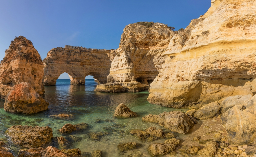 Turistas dão nota positiva ao Algarve pelas experiências, paisagens e qualidade dos serviços turísticos Turistas dão nota positiva ao Algarve pelas experiências, paisagens e qualidade dos serviços turísticos