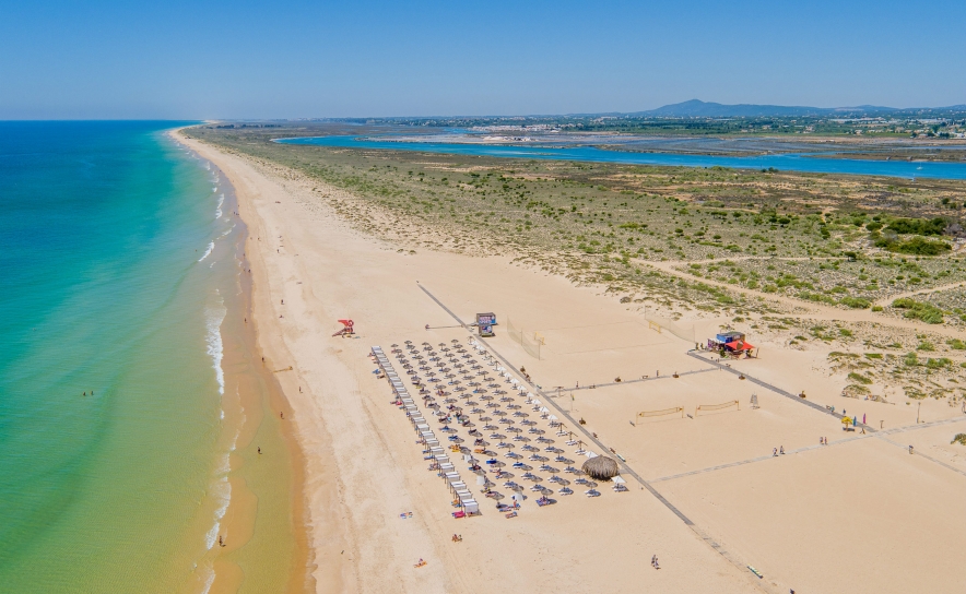 TURISTAS AVALIAM O ALGARVE COMO DESTINO TURÍSTICO DE EXCELÊNCIA