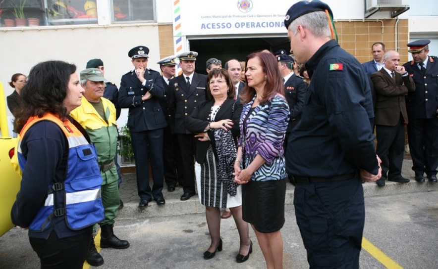 A ministra Anabela Rodrigues teve ainda a oportunidade de observar todos os meios existentes em Portimão para as operações de socorro, envolvendo diversas entidades, públicas e privadas