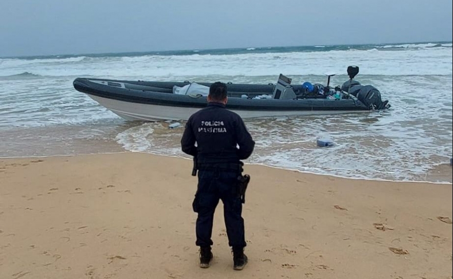 Polícia Marítima apreende Embarcação de Alta Velocidade na praia da Ilha de Faro