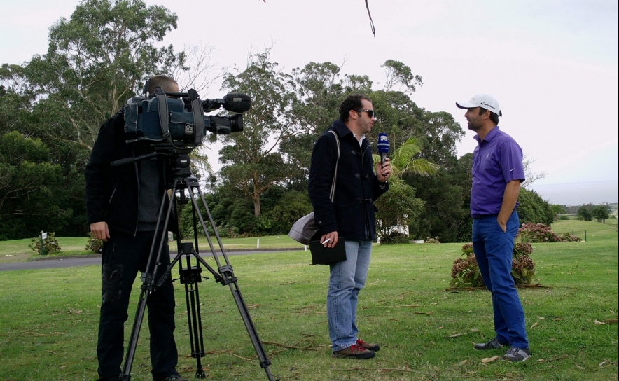 Paulo Santos entrevistado por Eduardo Mota e César Macedo da RTP Açores, fotografia de Hugo Ribeiro-LR