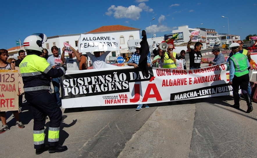 Radicalização da luta pela suspensão das portagens no Algarve!