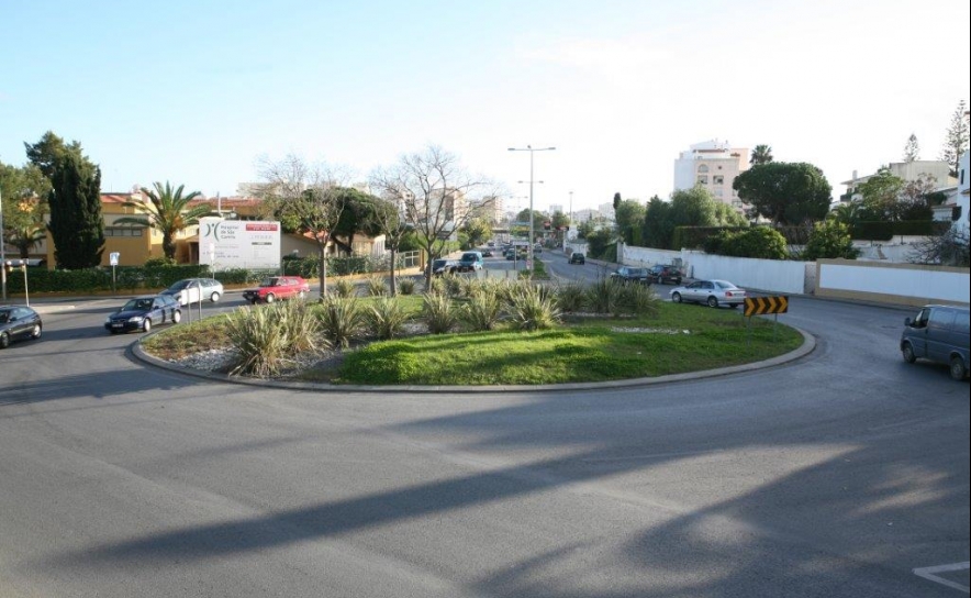 Câmara Municipal de Portimão lança procedimento inovador para manutenção de rotundas do Município