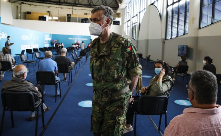 Covid-19: Longas filas para vacinação eram «expectáveis», mas devem ser resolvidas – Task-force