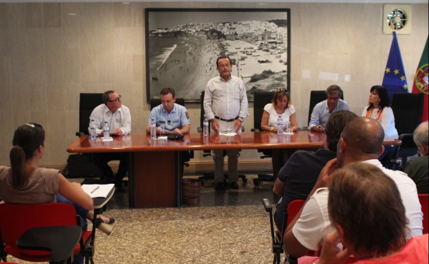 Presidente da Câmara de Albufeira junta empresários de animação noturna  