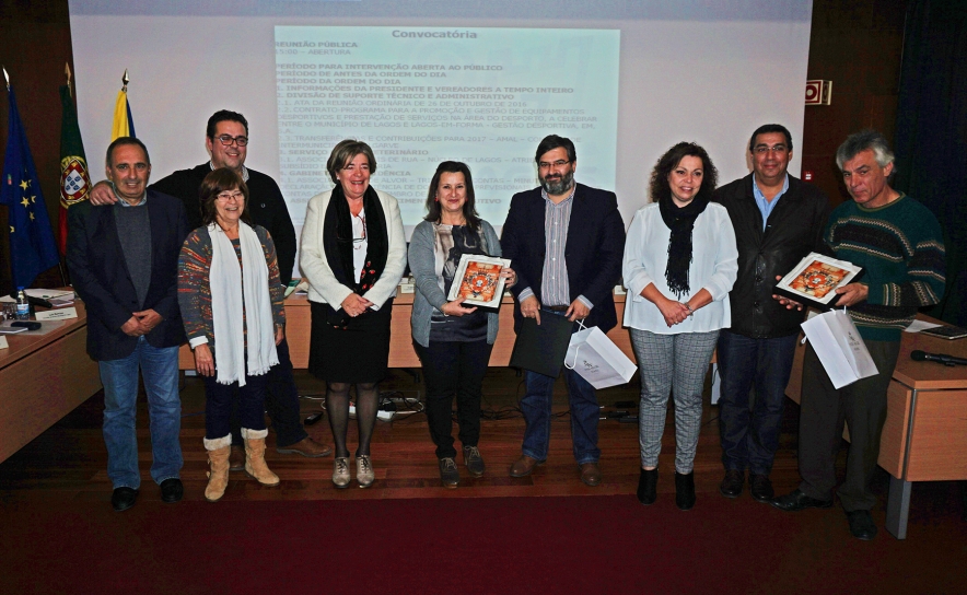 Câmara Municipal de Lagos presta homenagem às futebolistas Jamila Marreiros e Cláudia Neto