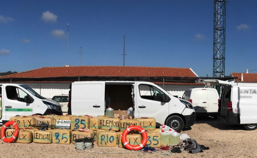 Prisão preventiva por tráfico de duas toneladas de estupefacientes em Aljezur