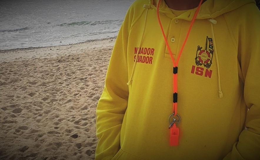 Falta de nadadores-salvadores preocupa concessionários de praia do Algarve