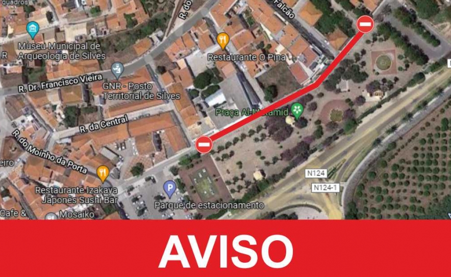 Rua Cruz de Portugal em Silves com condicionamento de trânsito