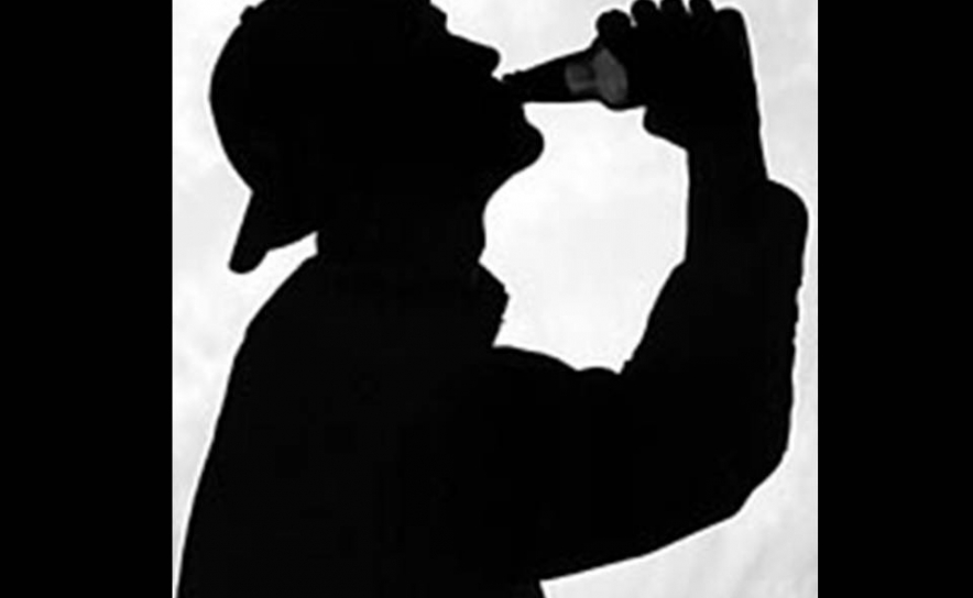 Jovem detido com documentos falsos para comprar bebidas alcoólicas